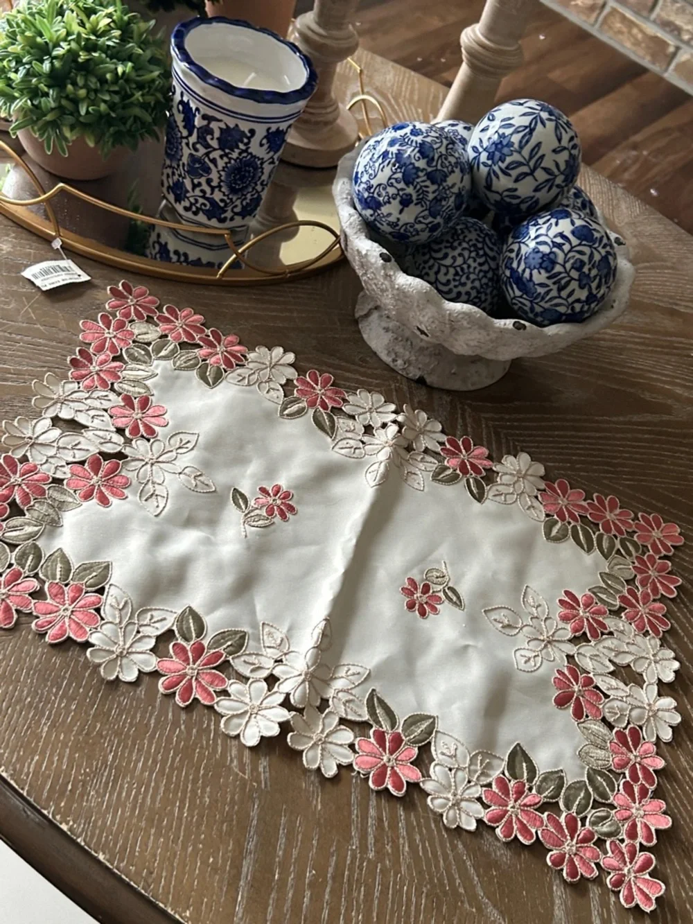 NEW! Shabby Chic Vintage Inspired Embroidered Floral Lace Centerpiece